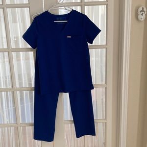 Figs Scrubs Livingston Bottom Pants & Catarina Top XS Regular Electric Blue